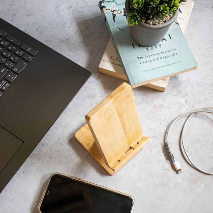 'Decker' : Hands-Free Phone Holder